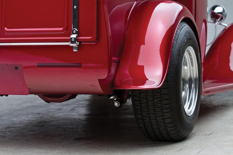  Ford Custom Roadster Pickup 1932 года  (фото 14 из 20)
